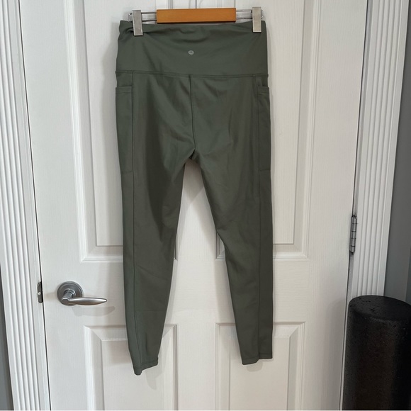 Danskin green leggings high rise with pockets on each leg size medium - Picture 9 of 9